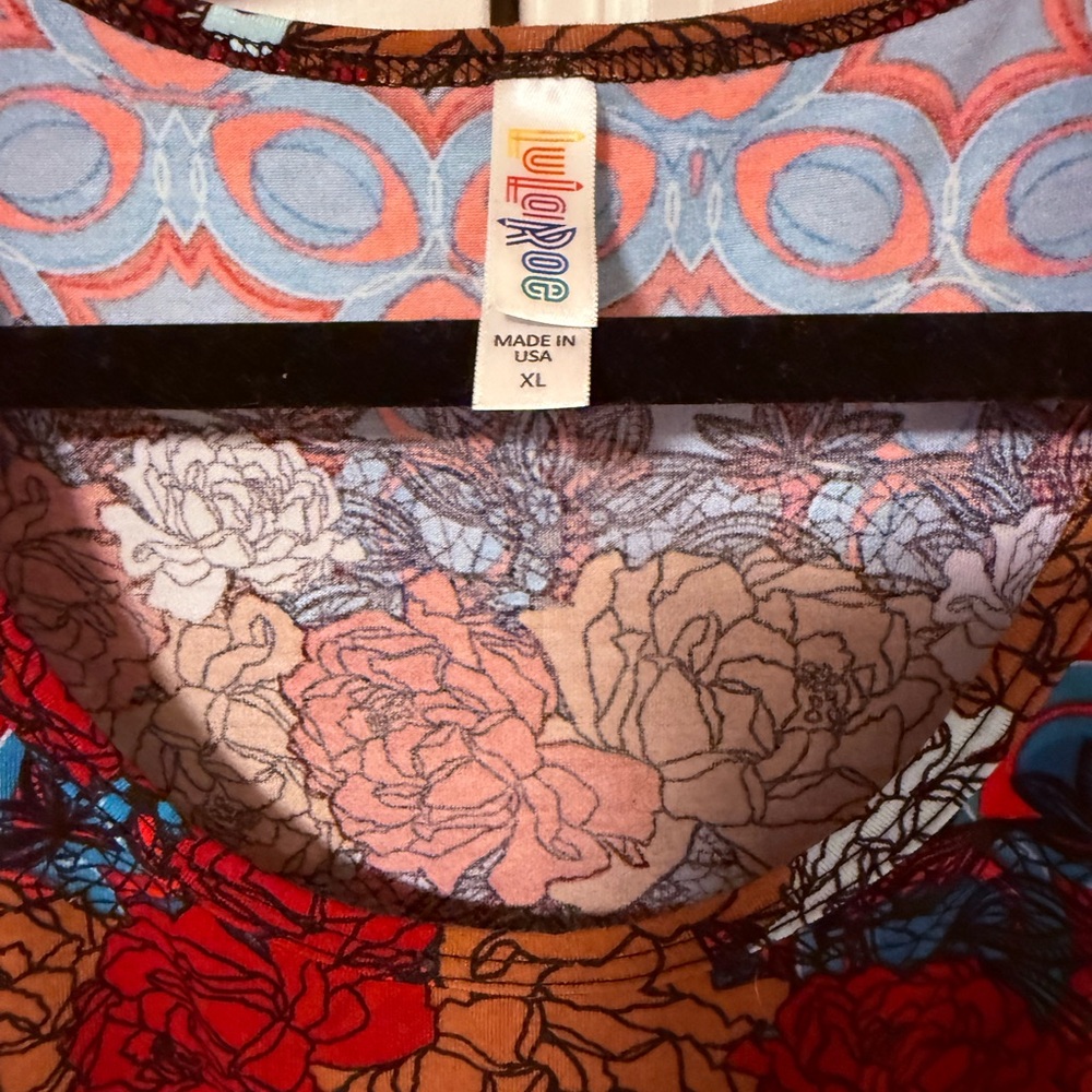 LuLaRoe Short Sleeve Tops - Multicolor Patterns - Picture 5 of 7